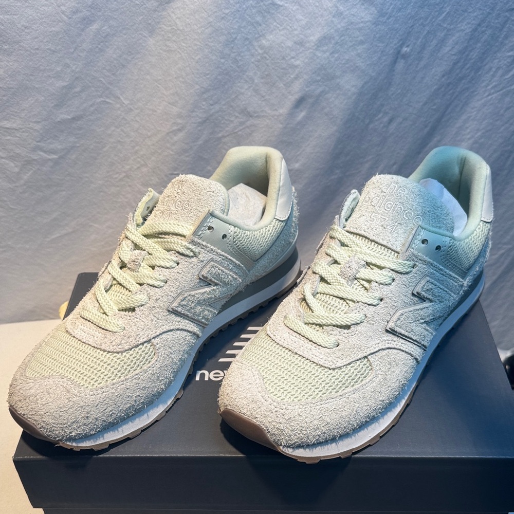 🆕 New Balance Mint Green Athletic Shoes